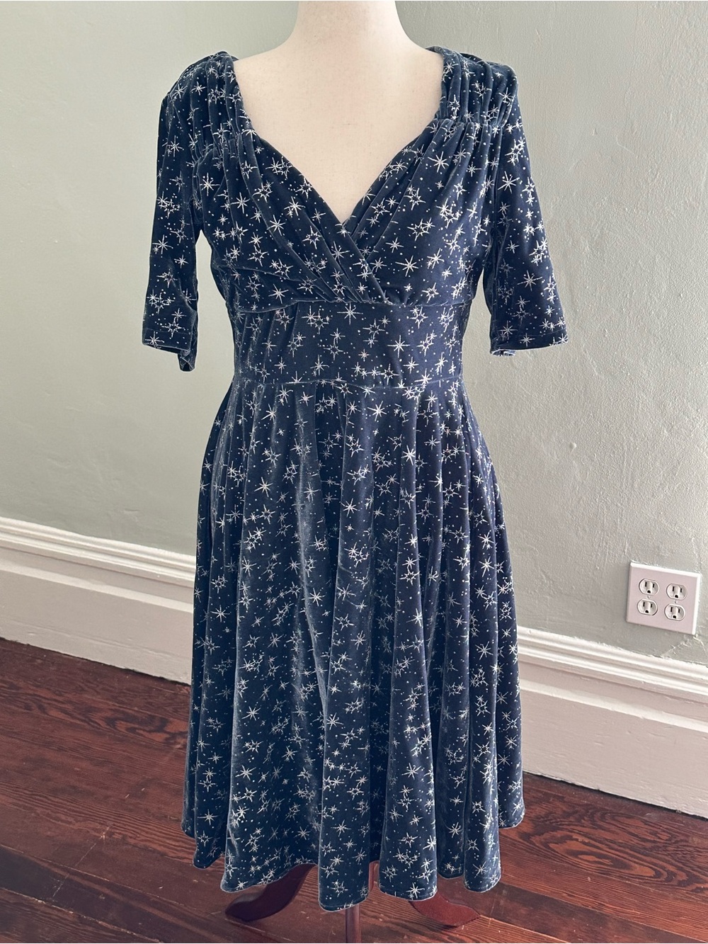 Collectif Navy Star-Print Velvet Midi Dress